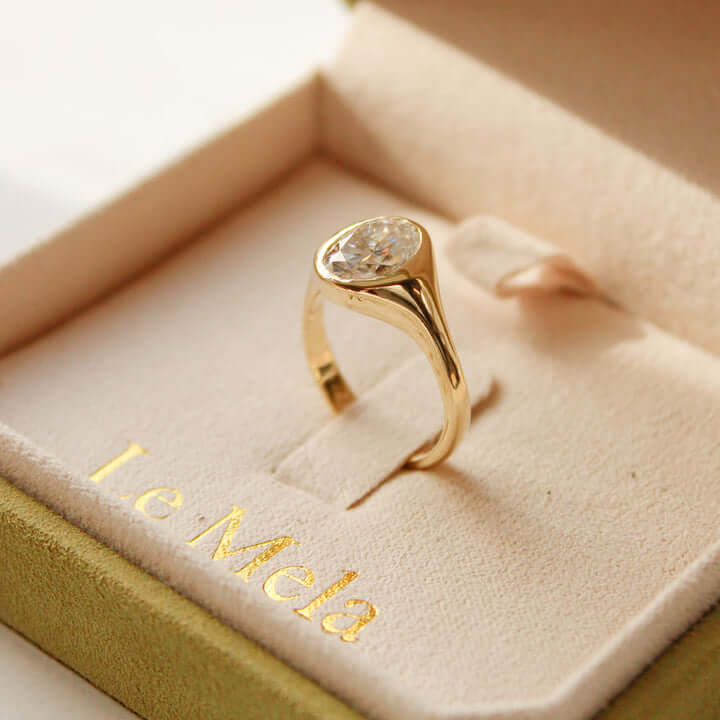 Le Mela Wedding Ring
